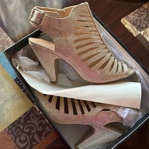 Nice pair of evening heels, new still in the box